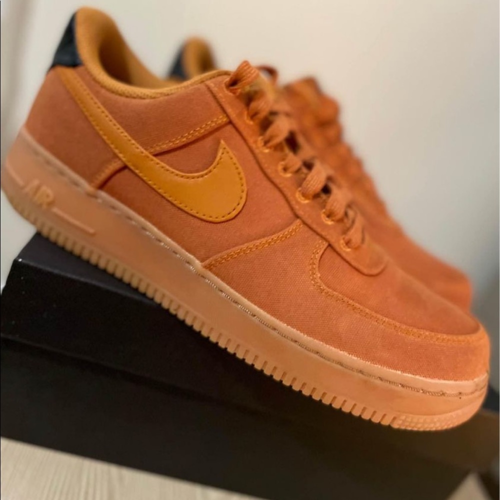 Air Force One Low Premium Monarch Gum Bottom